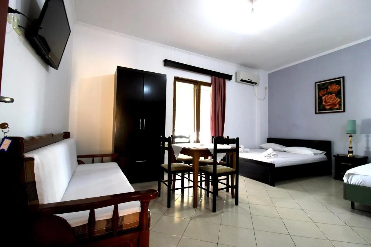 Vila Reni Risi Ksamil Guest house