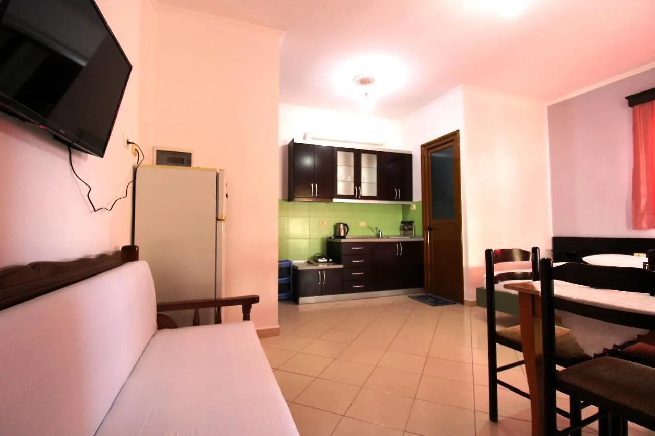 Vila Reni Risi Ksamil 3*,