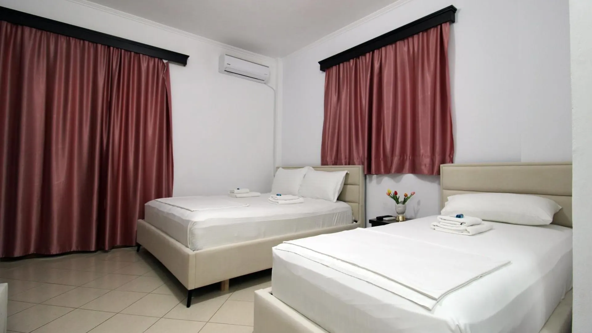 Vila Reni Risi Ksamil Guest house