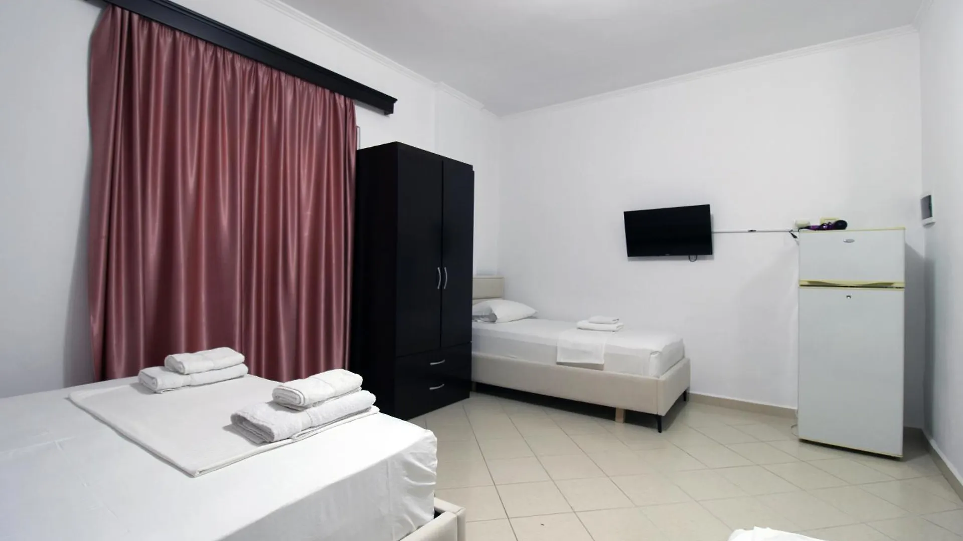 Vila Reni Risi Ksamil