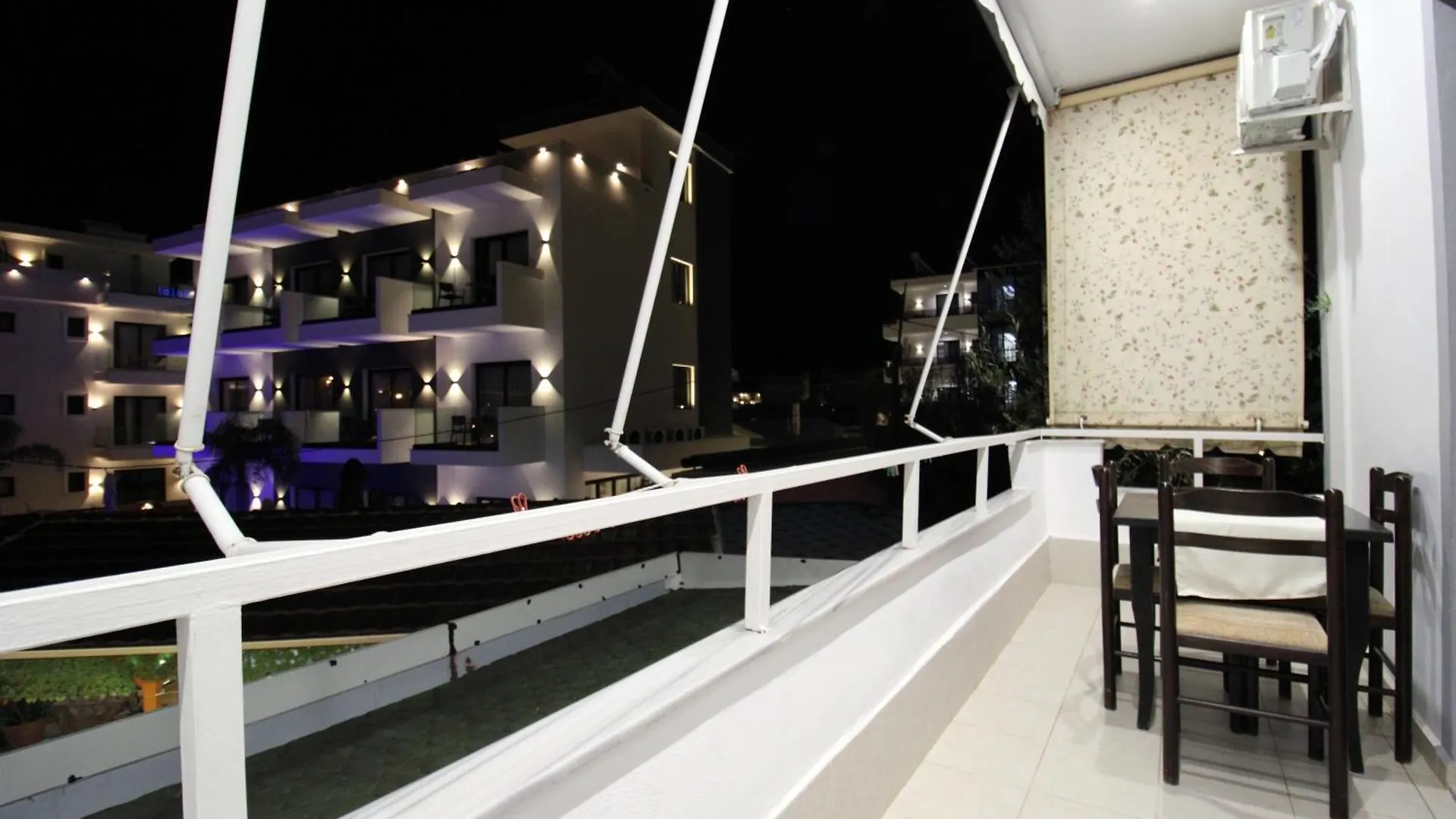 Vila Reni Risi Ksamil Guest house