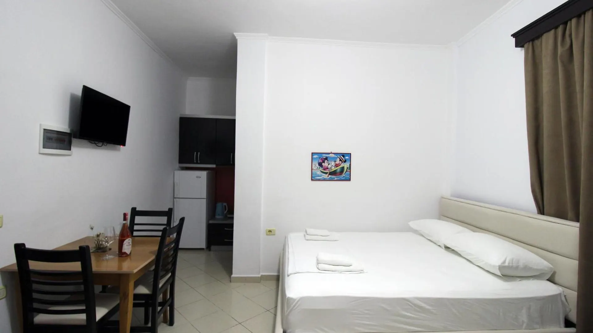 Vila Reni Risi Ksamil